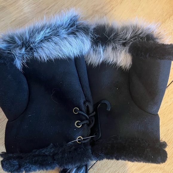 Fingerless gloves with Genuine Fur - Picture 3 of 5